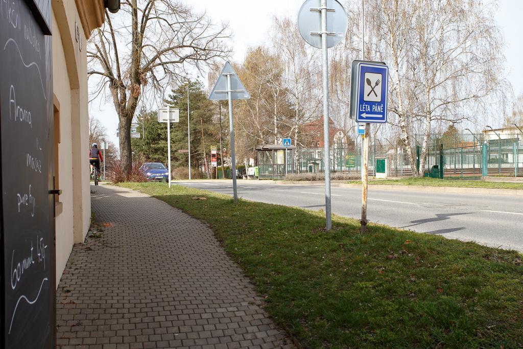 Pension U Hastrmana Hotel Praag Buitenkant foto